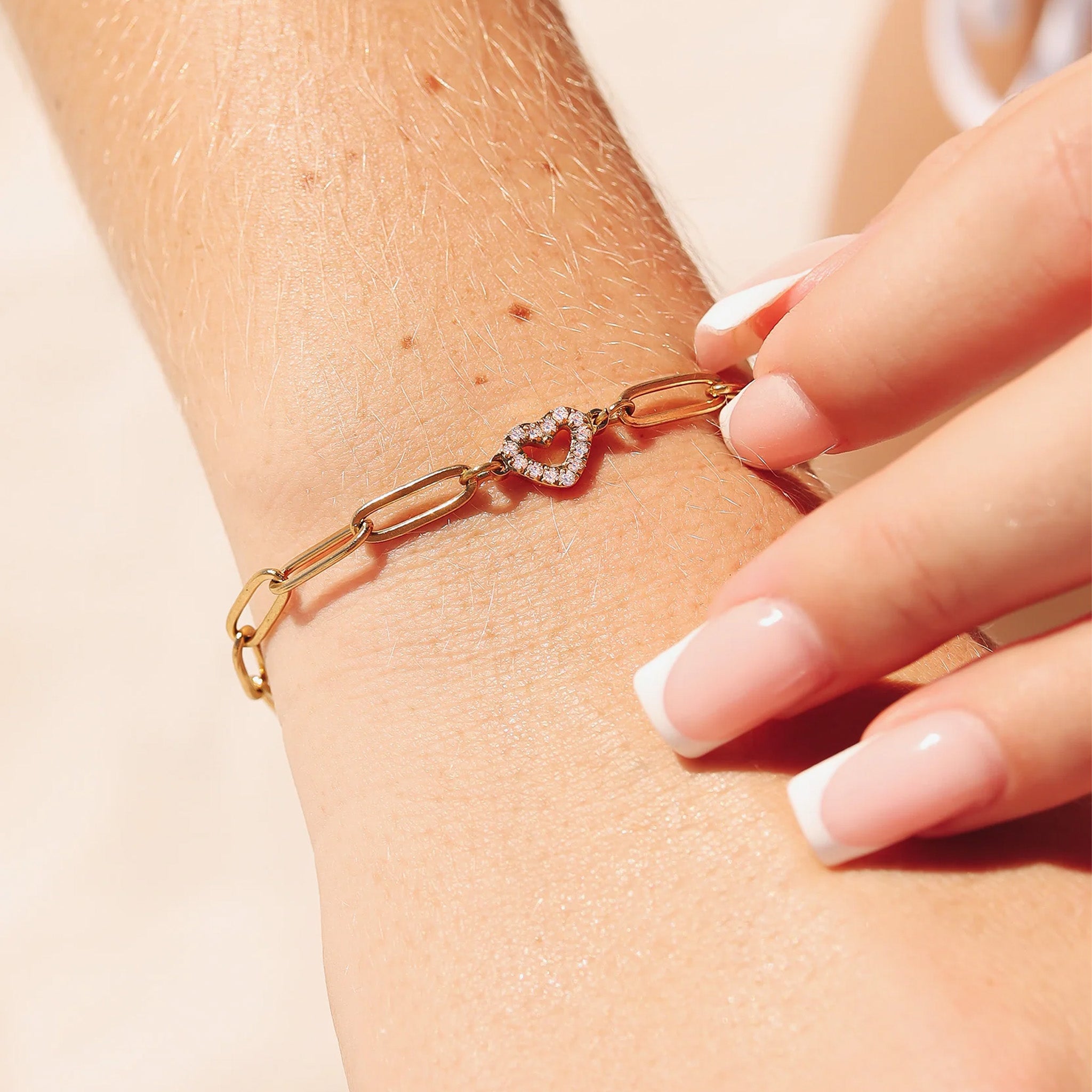 18K Gold Paperclip Heart Bracelet