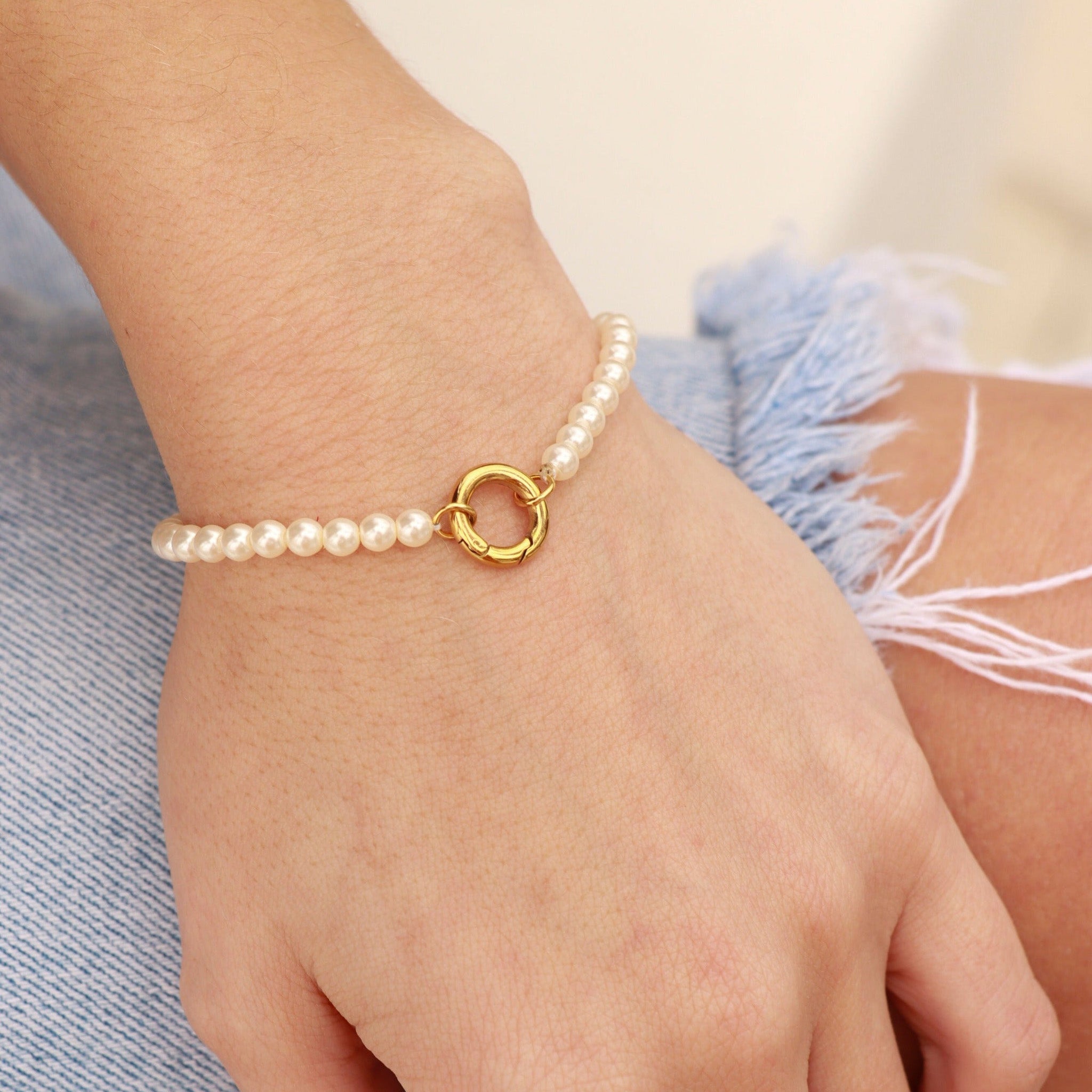 6.5" Glass Pearl Bracelet with 18K Gold Charm