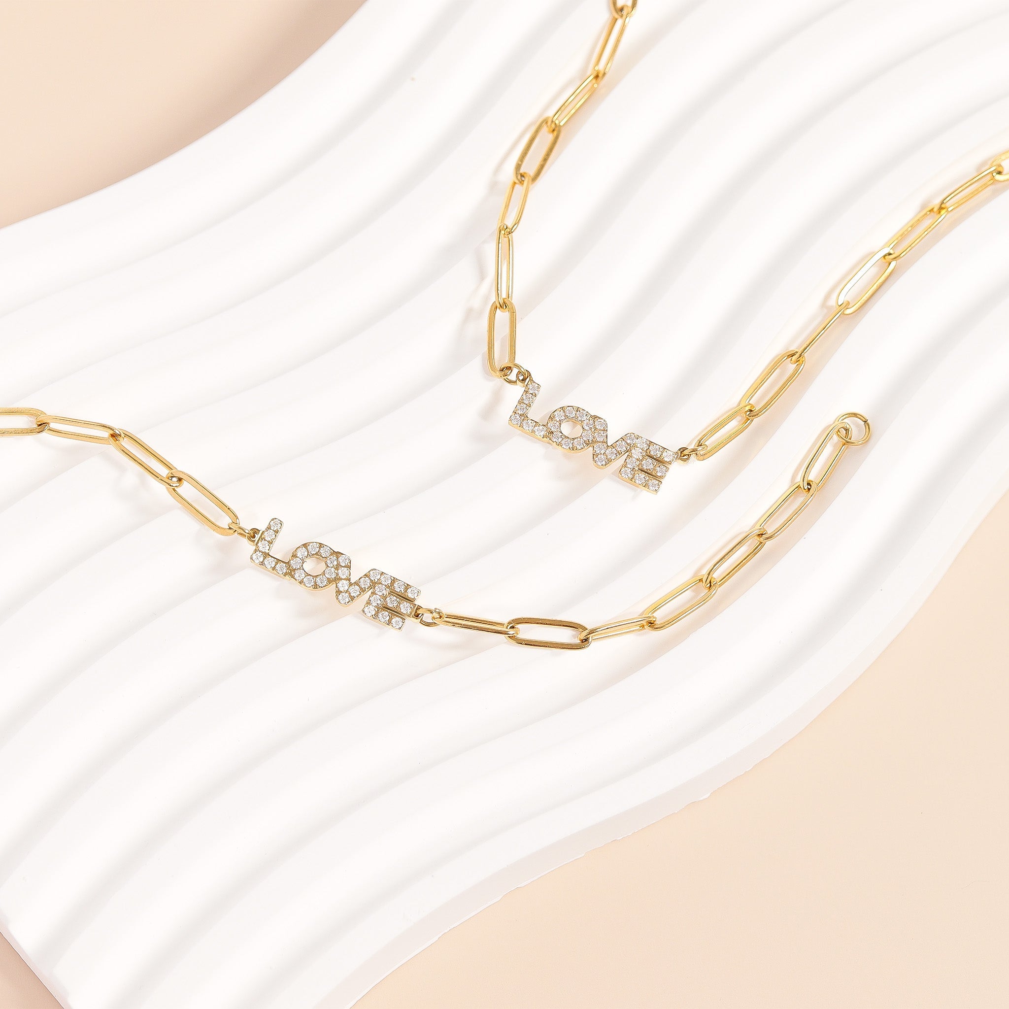 18K Gold Paperclip Love Bracelet